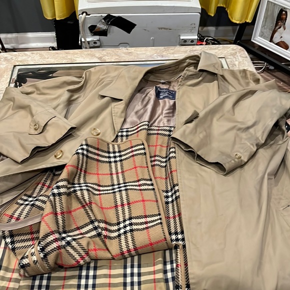 Awesome Burberry Trench